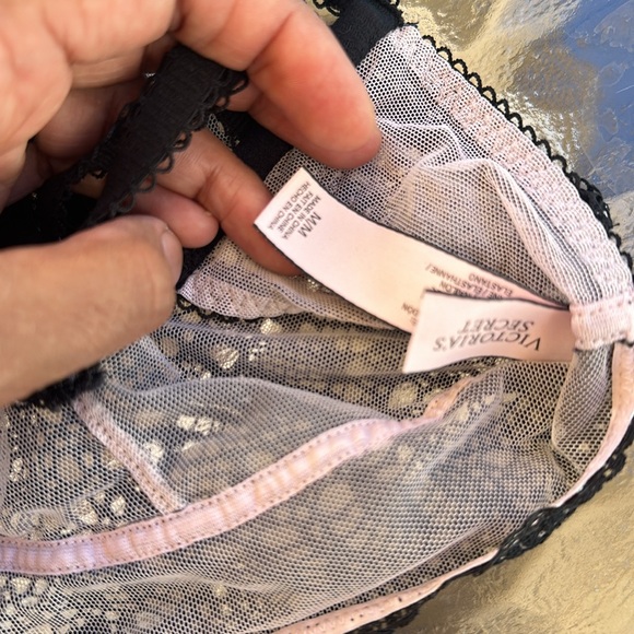 Victoria’s secret bra - Picture 3 of 3